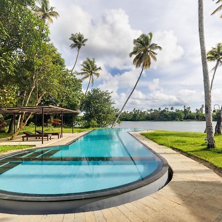 Cranganor History Cafe & Riverside Chateau North Paravur エクステリア 写真