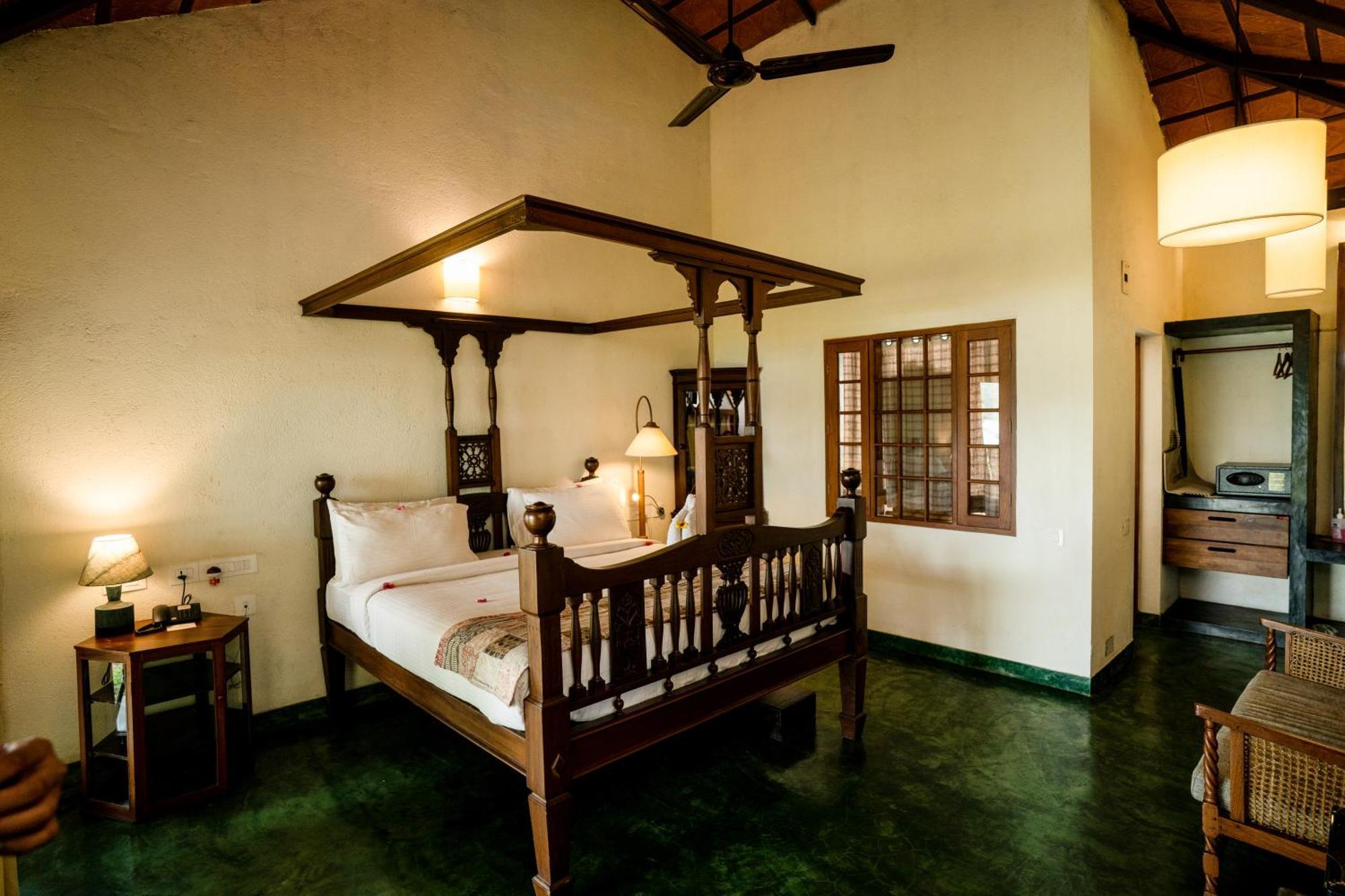 Cranganor History Cafe & Riverside Chateau North Paravur エクステリア 写真