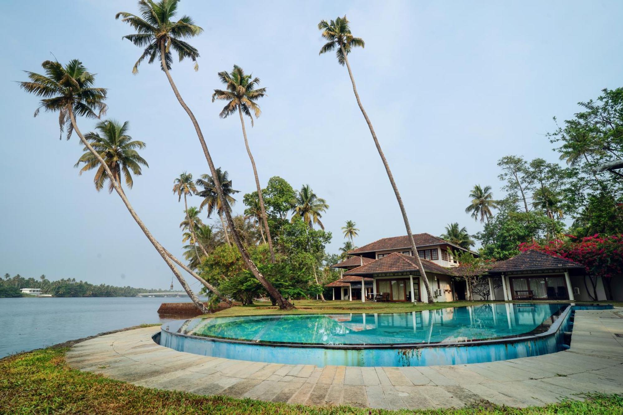 Cranganor History Cafe & Riverside Chateau North Paravur エクステリア 写真
