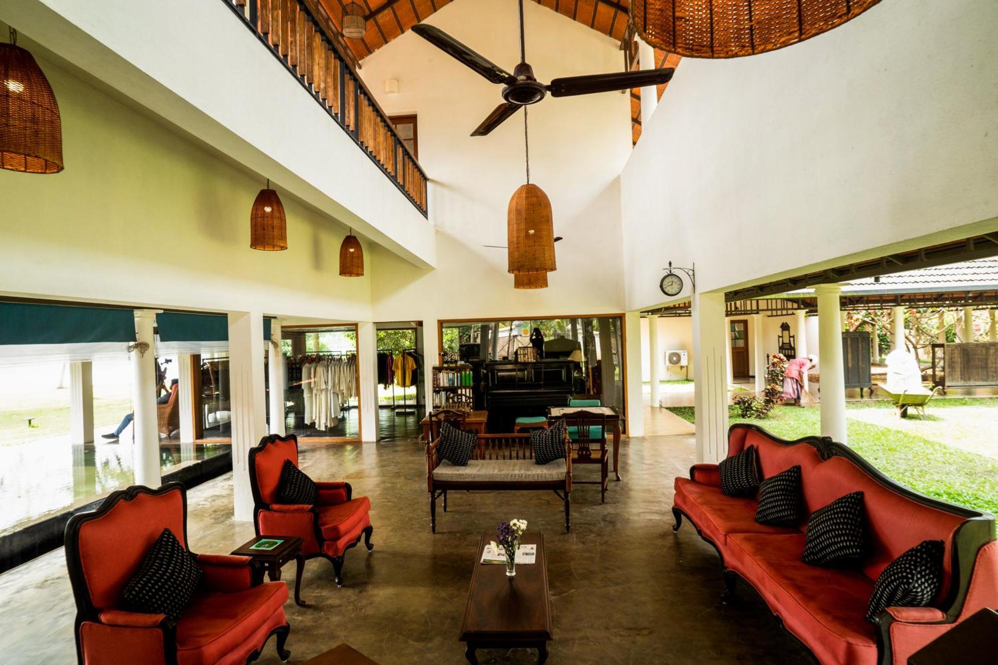 Cranganor History Cafe & Riverside Chateau North Paravur エクステリア 写真