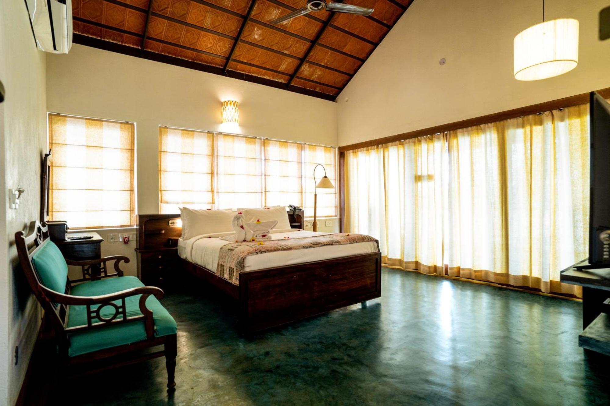 Cranganor History Cafe & Riverside Chateau North Paravur エクステリア 写真