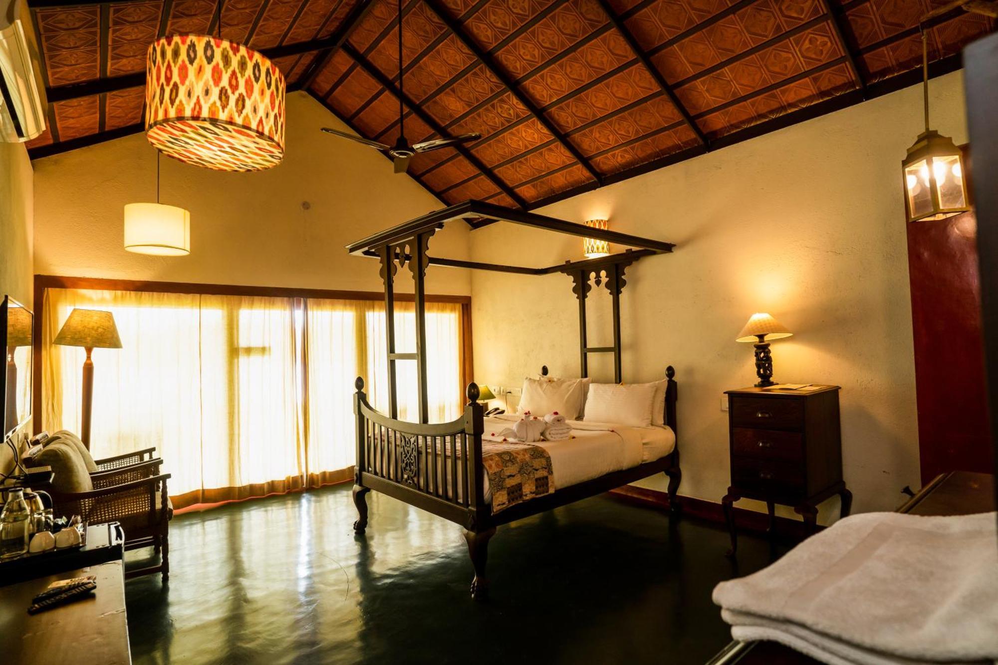 Cranganor History Cafe & Riverside Chateau North Paravur エクステリア 写真