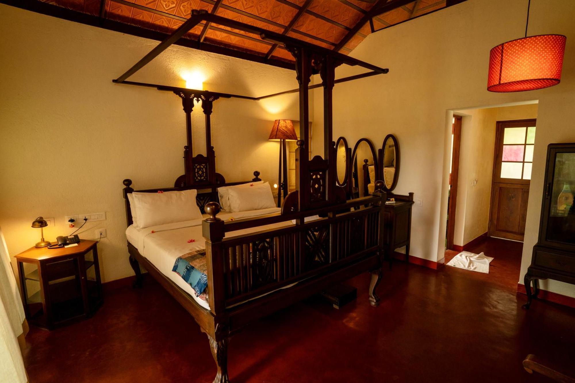 Cranganor History Cafe & Riverside Chateau North Paravur エクステリア 写真
