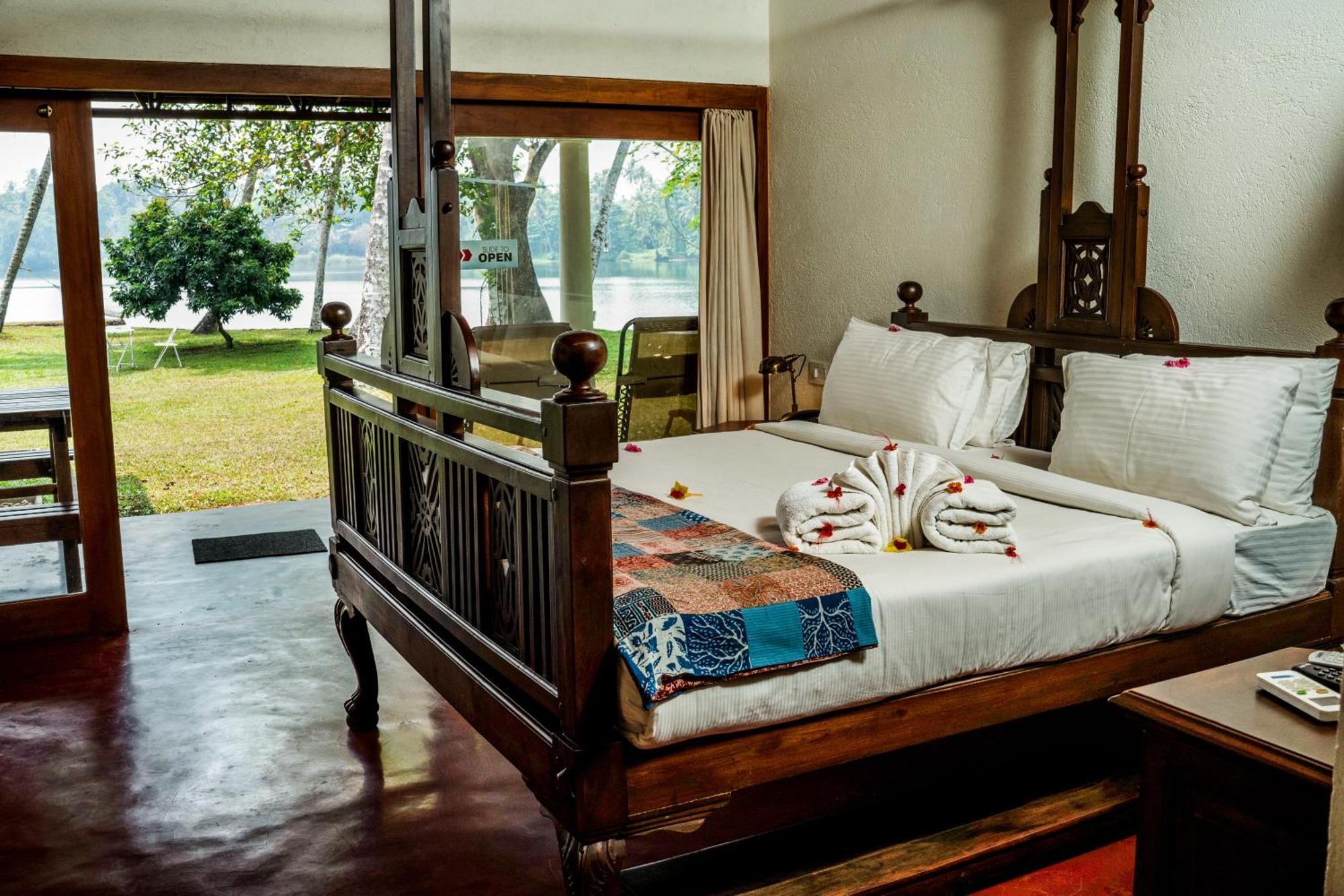 Cranganor History Cafe & Riverside Chateau North Paravur エクステリア 写真