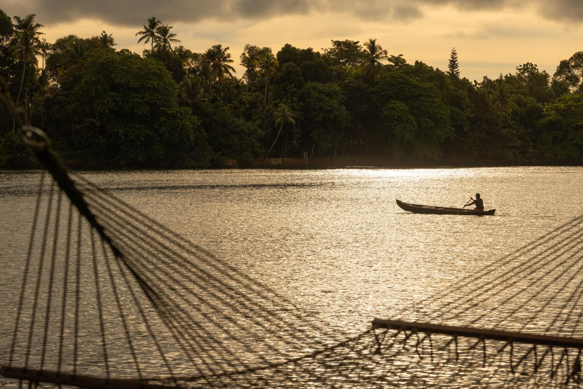 Cranganor History Cafe & Riverside Chateau North Paravur エクステリア 写真