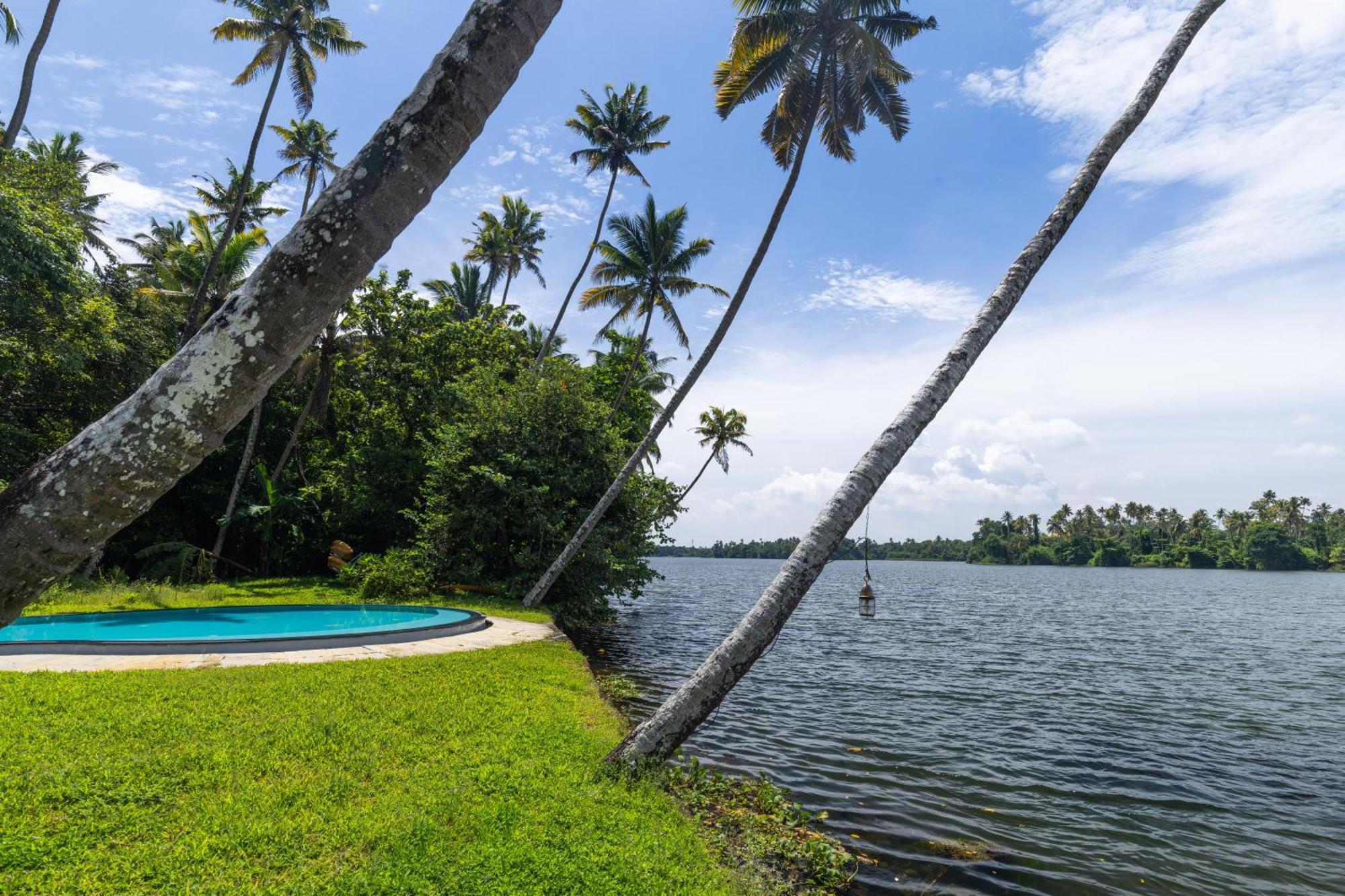 Cranganor History Cafe & Riverside Chateau North Paravur エクステリア 写真