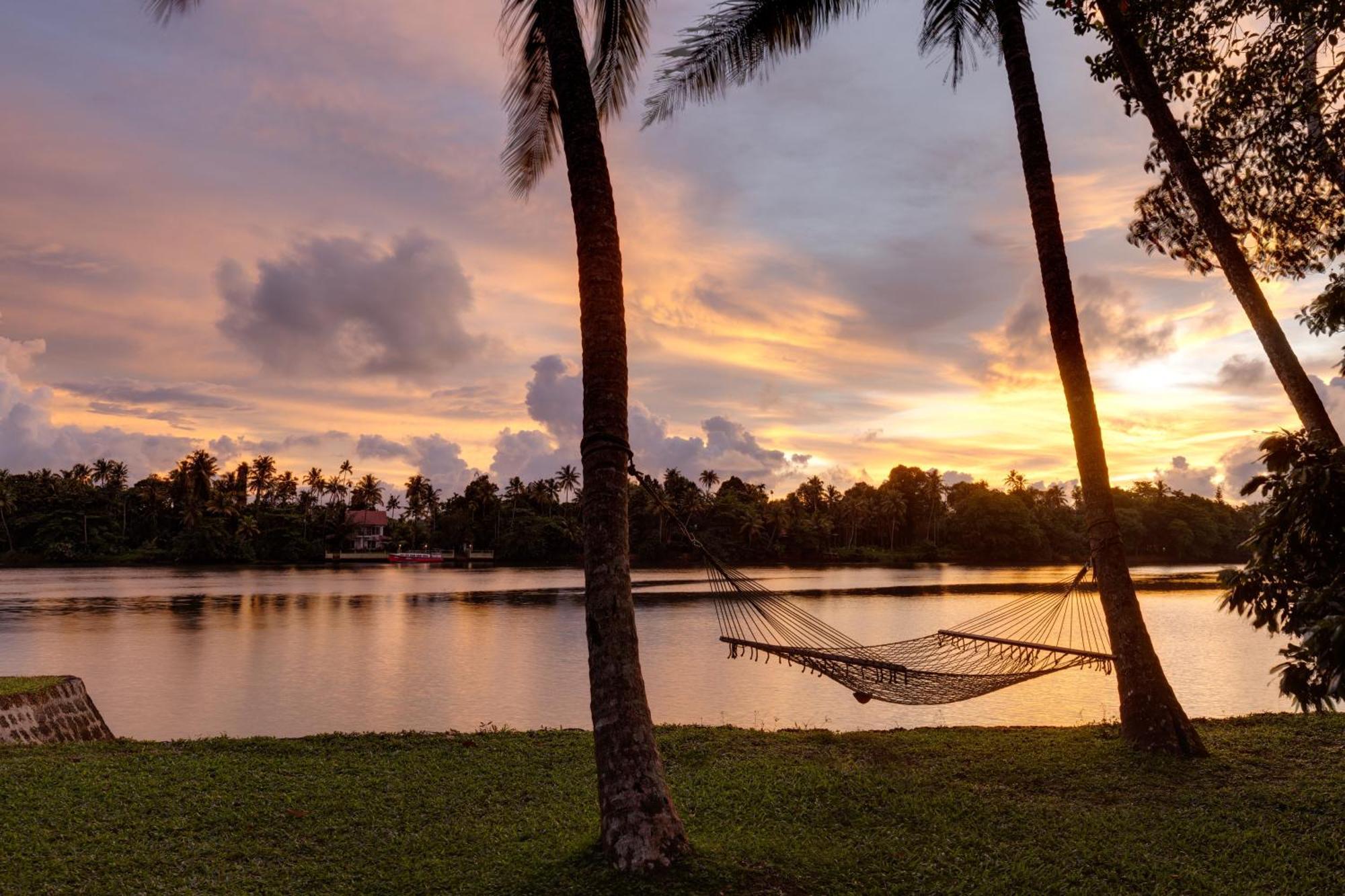 Cranganor History Cafe & Riverside Chateau North Paravur エクステリア 写真